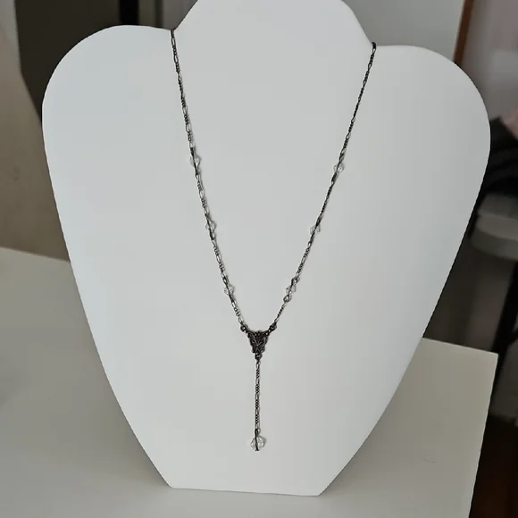The Limited Silver Necklace with Crystal Details - Picture 1 of 3